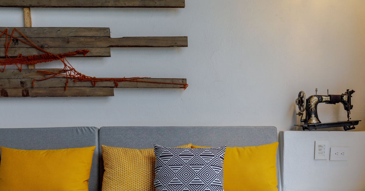 How much does it cost to install gutters per sf?