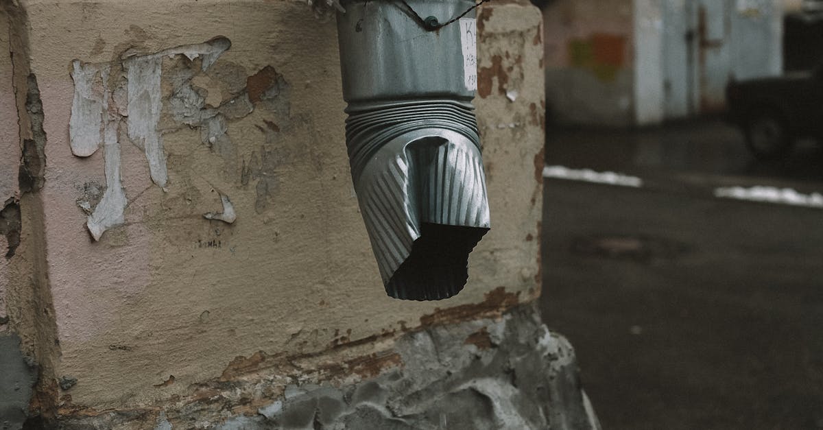 How much does it cost to repair a gutter joint?