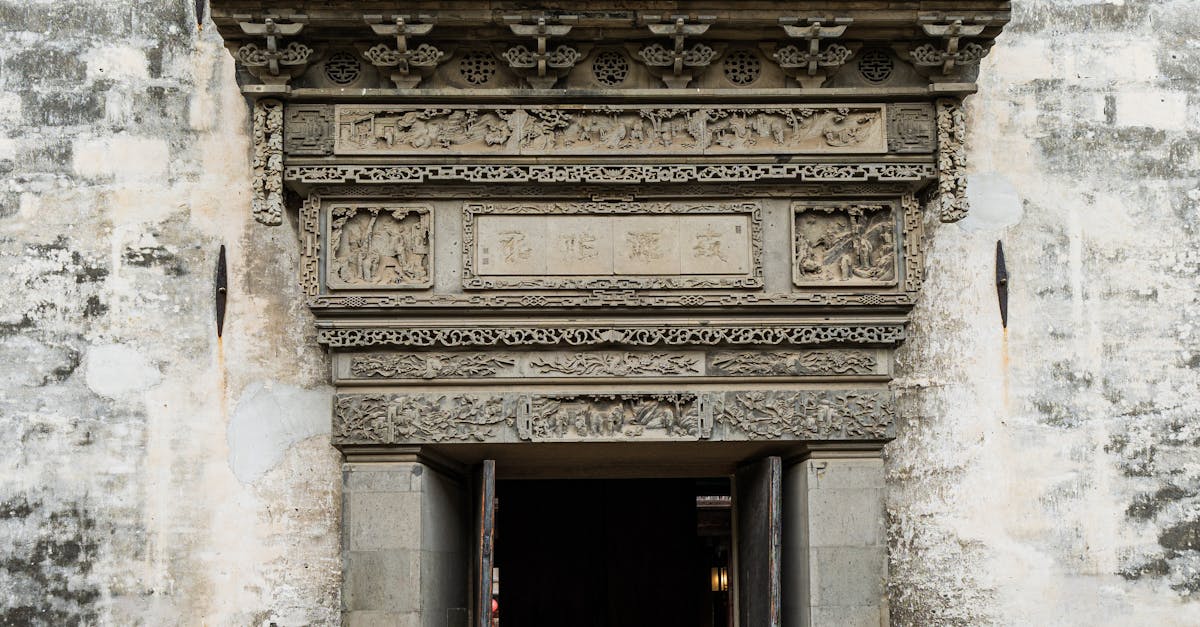 How much does it cost to replace 1000 sq ft of roof?